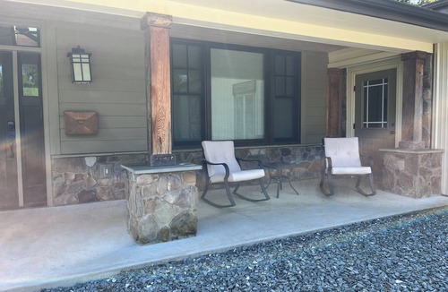 Evington House | Cozy cottage just on the outskirts of Lynchburg!