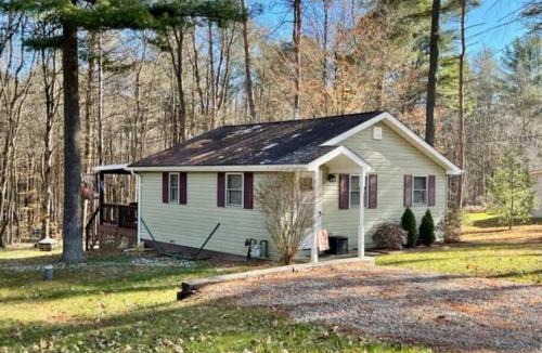 Vowinckel House | Cozy Cottage near Cook Forest Park, ANF