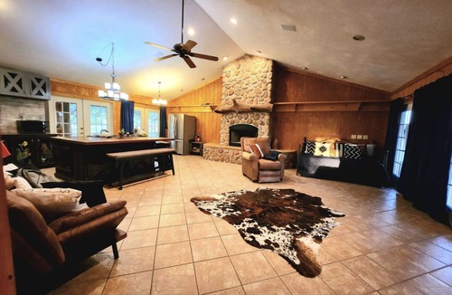 Okeechobee House | Cozy cottage on 8 acres near state park and atv trails. Pet Friendly!