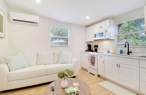 Stuart Apartment | Cozy Cottage on Pine - 2