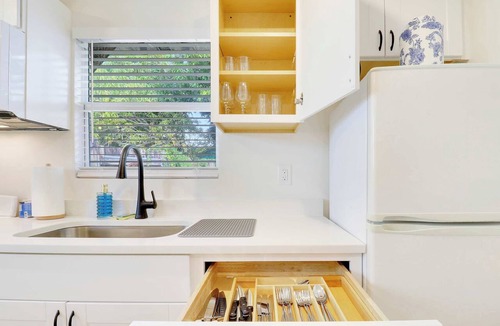 Stuart Apartment | Cozy Cottage on Pine - 2