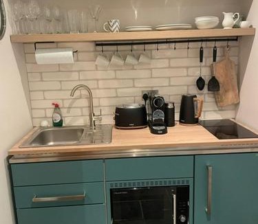 Chilworth Apartment | Cozy Cottage Retreat in Surrey Hills