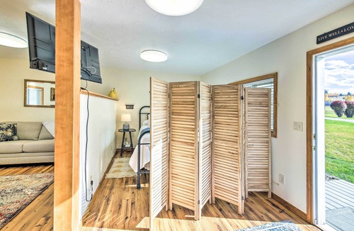 Grantsdale Cottage | Cozy Cottage Studio: Stunning Mountain Views!