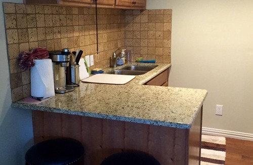 Highland Village Cottage | Cozy cottage up the hill from Lake Lewisville in Highland Village