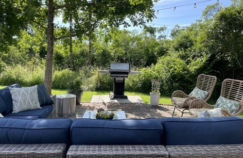 West of Town Cottage | Cozy cottage with easy living half way between Cisco Beach and Nantucket town