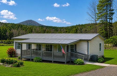 Blue Ridge House | Cozy Cottage with Full View of the Mountains!