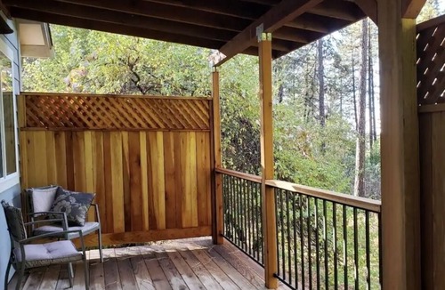 Cedar Ridge Cottage | Cozy cottage with 1 bedroom and WiFi, AC in enjoyable Grass Valley