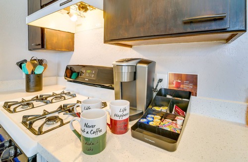 Cottonwood-Verde Village Cottage | Cozy Cottonwood Home w/Covered Patio & Gas Grill!