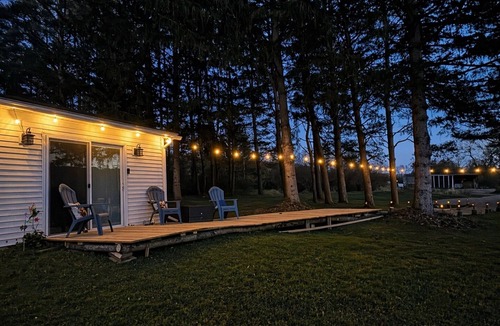 Olean Cottage | Cozy Country Get Away Suite with a view of the Enchanted Mountains