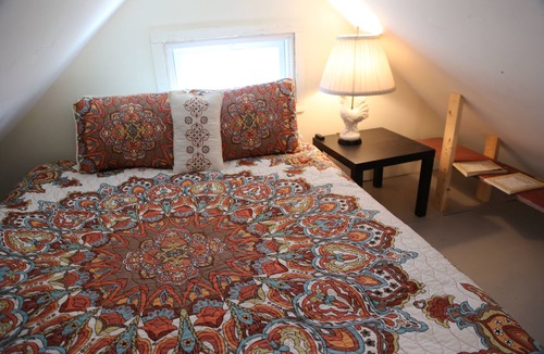 Middlebury House | Cozy country guest house