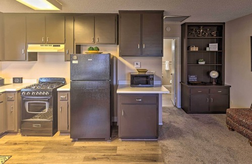 Bullhead City Apartment | Cozy Couple’s Casita: 2 Miles to Colorado River!