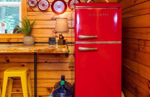 Rogers Cabin | Cozy Creek- Firepit, Hiking, Creekside, Private