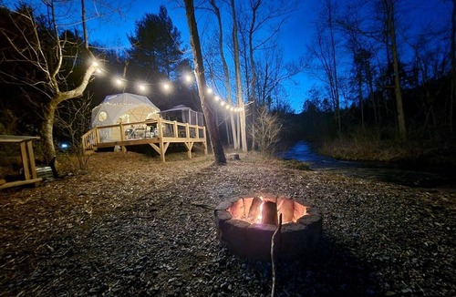 Purlear RV Rental | Cozy Creekside Geodome | Hot Shower + WiFi