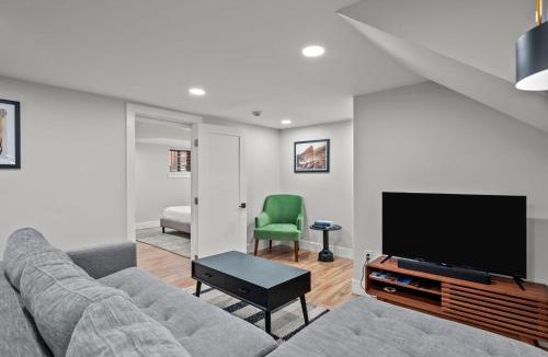 Baker Apartment | Cozy Dog-Friendly Unit with Parking Near Broadway