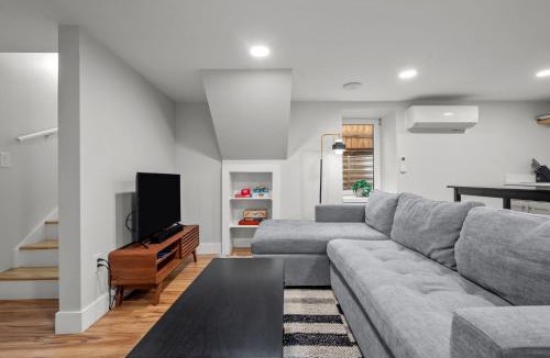 Baker Apartment | Cozy Dog-Friendly Unit with Parking Near Broadway