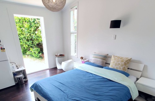 Forrest Hill House | Cozy double bedroom with own bathroom and entrance
