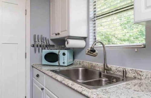 Acworth House | Cozy Downtown Acworth House-near Lakepoint Sports