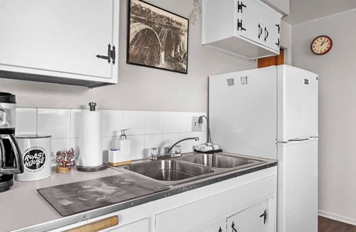 Cliff - Cannon Apartment | Cozy Downtown Studio- Arena, Podium, GU