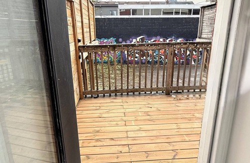 Niagara House | Cozy Downtown Toronto Retreat Near King W & Queen W Life