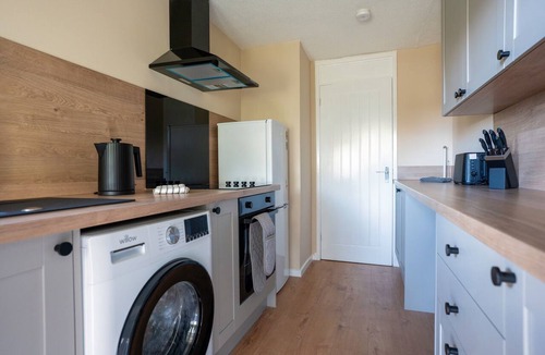 Douglas and Angus Apartment | Cozy Dundee Hideaway | 2BR | Perfect for Groups