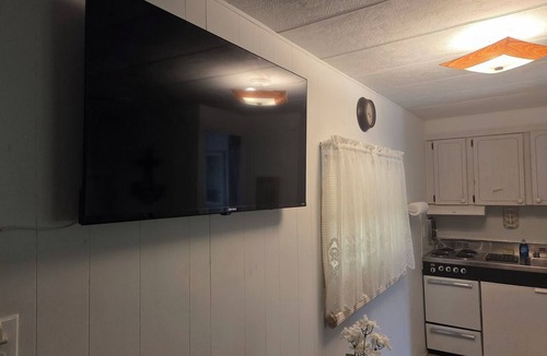 Inverness House | Cozy Duplex 2 Private 1BR/1BA Suites Sleeps 4