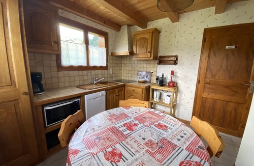 Crest-Voland Apartment | Cozy duplex for 4 in Crest-Voland, near slopes, parking, wifi