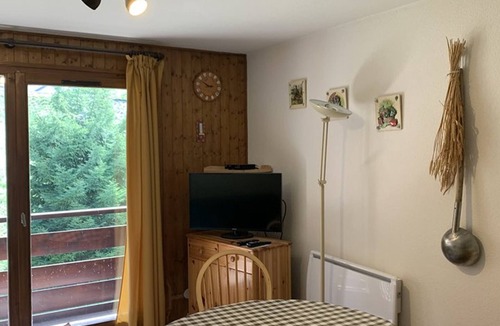 Saint-Jean-dʼAulps Apartment | Cozy duplex with south balcony and garage in Saint-Jean-d'Aulps