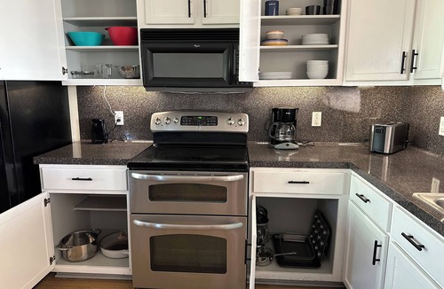Buda House | Cozy Duplex in peaceful Buda! Near COTA & Austin. Minutes to town, I35 & Toll45.