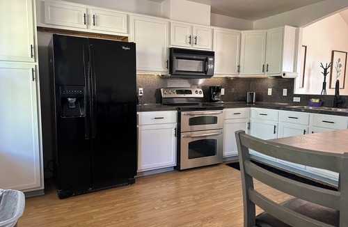 Buda House | Cozy Duplex in peaceful Buda! Near COTA & Austin. Minutes to town, I35 & Toll45.