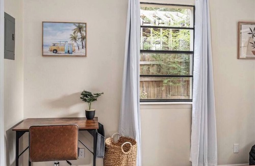 West Pensacola Apartment | Cozy duplex w/fire pit & BBQ