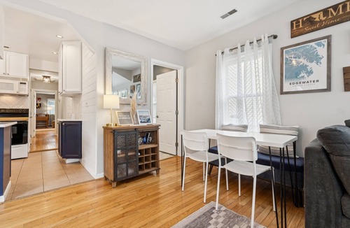 Edgewater House | Cozy Edgewater Cottage w/Backyard Hangout