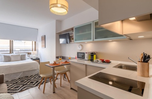 Recoletos Apartment | Cozy Elegant Studio in Villanueva, Madrid