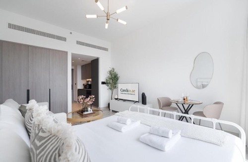 Al Barsha Apartment | Cozy & Elegant Studio, Oxford Gardens Arjan