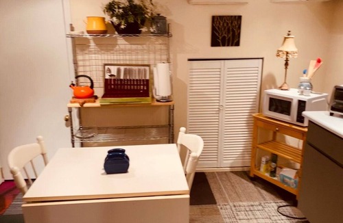 Winchester Apartment | Cozy English Basement Apt quiet but close to downtown