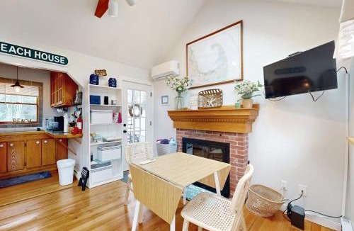Eastham House | Cozy Escape on the Cape