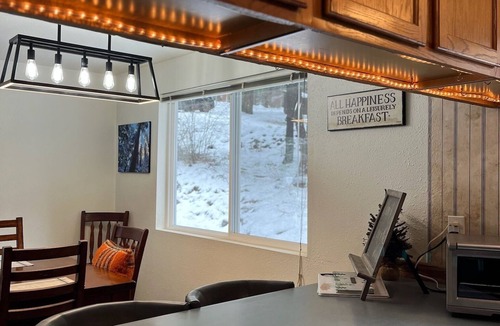 Roslyn Ridge Cabin | Cozy Evergreen Cabin