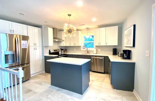 Isle of Palms House | Cozy Family Beach Home w/Private Pool & Just Steps to the Beach