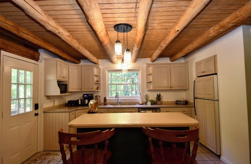St. Michaels House | Cozy, Family Friendly, Log Cabin-St. Michaels, MD