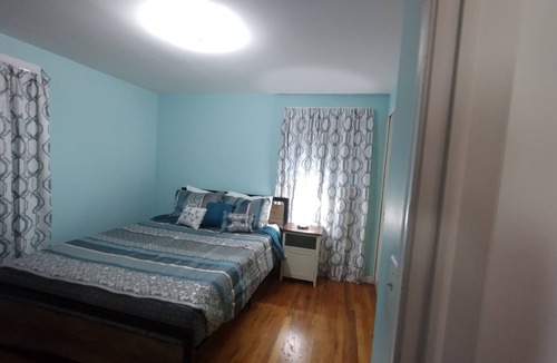 Lansing House | Cozy Family Home Located Near MSU