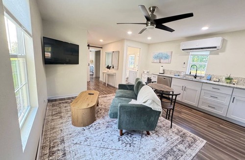 Eustis Cabin | Cozy farm cabin with private beach and lake