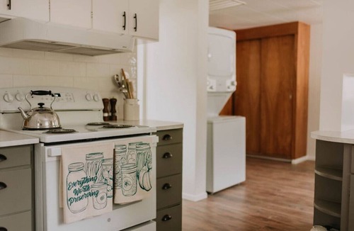 Rockport House | Cozy Farmhouse in Mountains w/hot tub & firepit
