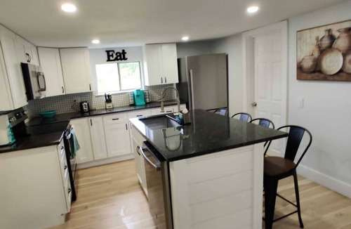 Trenton House | Cozy Farmhouse Retreat near Chattanooga/4 Acres