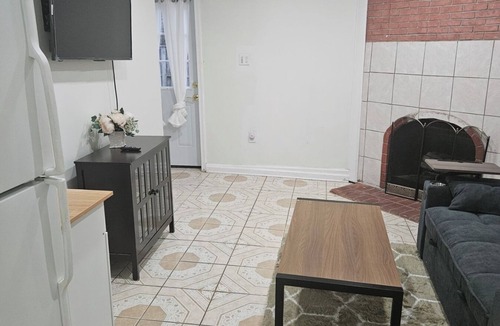 Laurel House | Cozy Finished Basement with 1-bedroom, living Space AC, WiFi in charming Laurel
