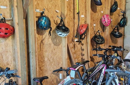 Villiers-Charlemagne Cottage | Cozy Fishing Chalet for 5-7 with Private Dock and Family Amenities