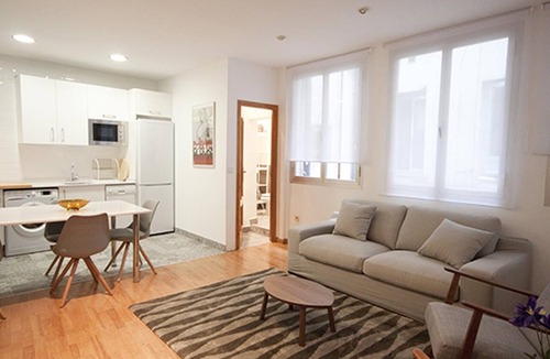 Huertas Apartment | Cozy Flat @Cortes *Elevator*WiFi*