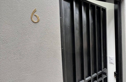 Granadilla Apartment | Cozy Flat for short/long stays (Free WIFI + coffee)