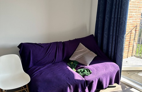 East Ham Apartment | Cozy Flat in East London Close to Central