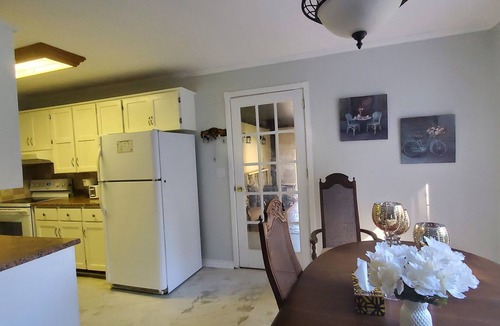 Ferguson Corners Cottage | Cozy four Season Addington Highlands cottage in 5 acres, near Bon Echo.