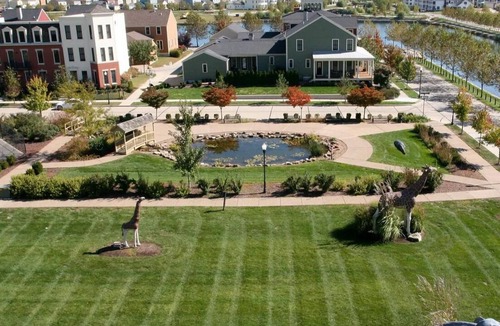 St. Charles House | Cozy Front Lake Home in Newtown St. Charles