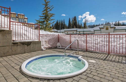 Silver Star Mountain Condo | Cozy Fully-equipped studio condo at Creekside - pet friendly!